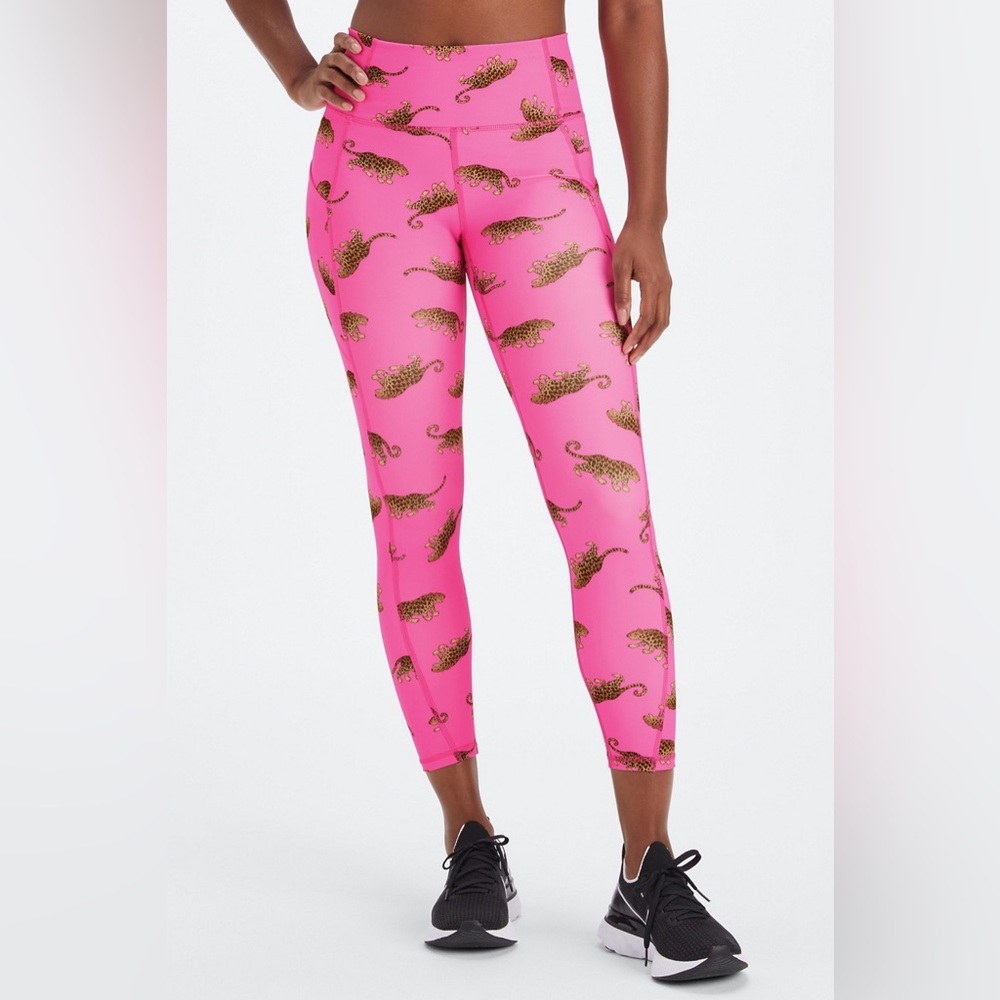 Fabletics Oasis High-Waisted 7/8 Leggings - Wild Hearts | Size XL (12-14)